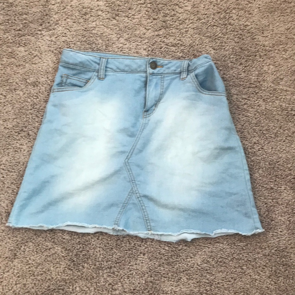 I’m selling a girls target Cat-Jack denim skirt